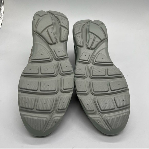 NWT Loyalty & Faith Grey Sneakers - Picture 6 of 8